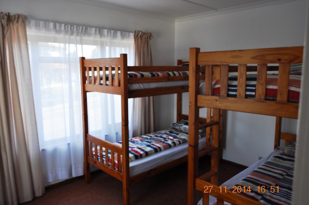 Backpacker Apartments プレッテンバーグ・ベイ エクステリア 写真