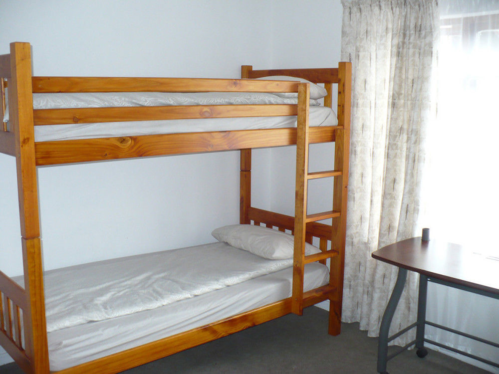 Backpacker Apartments プレッテンバーグ・ベイ エクステリア 写真