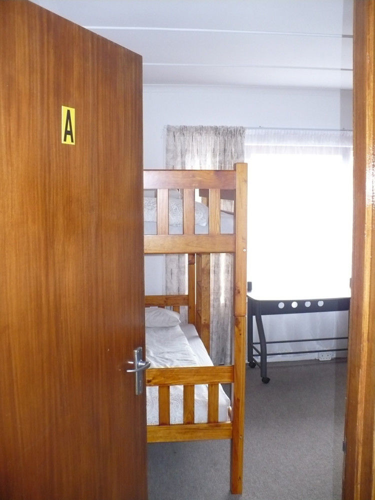 Backpacker Apartments プレッテンバーグ・ベイ エクステリア 写真