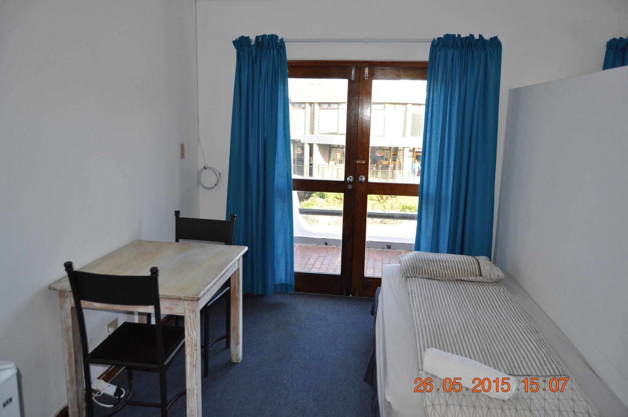 Backpacker Apartments プレッテンバーグ・ベイ エクステリア 写真