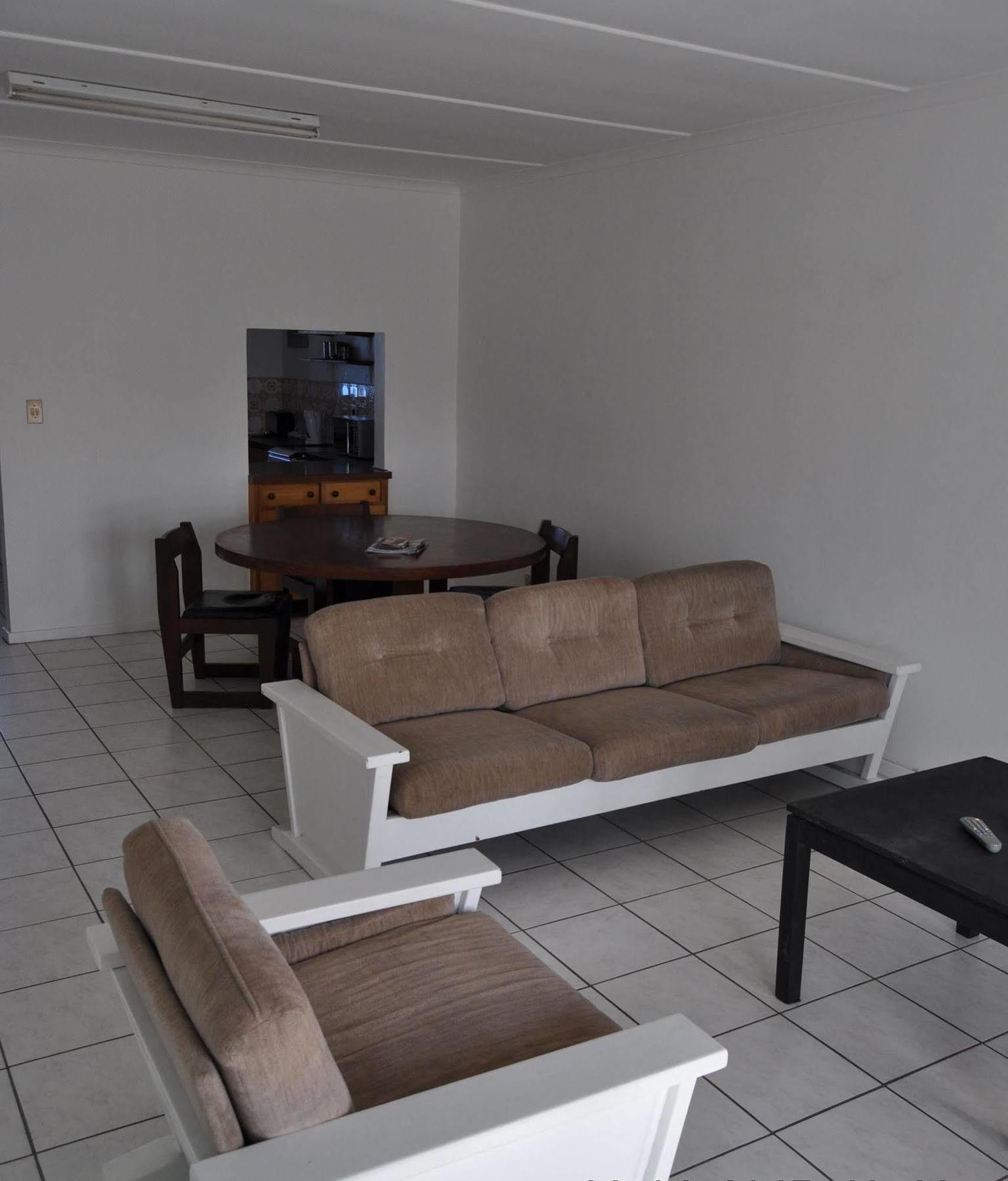 Backpacker Apartments プレッテンバーグ・ベイ エクステリア 写真