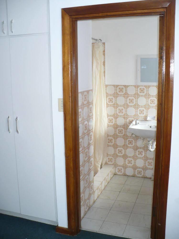 Backpacker Apartments プレッテンバーグ・ベイ エクステリア 写真