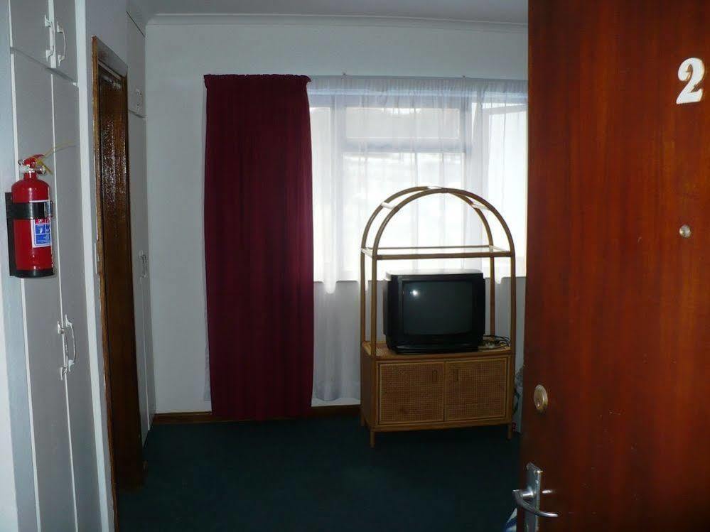 Backpacker Apartments プレッテンバーグ・ベイ エクステリア 写真