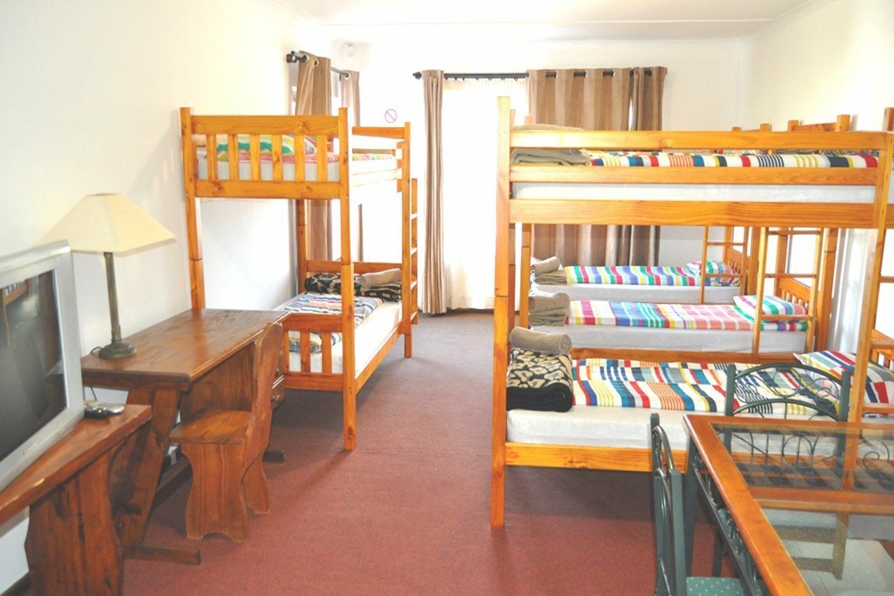 Backpacker Apartments プレッテンバーグ・ベイ エクステリア 写真